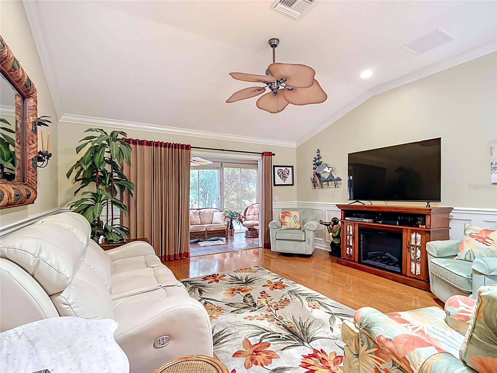 2124 WESTCHESTER WAY