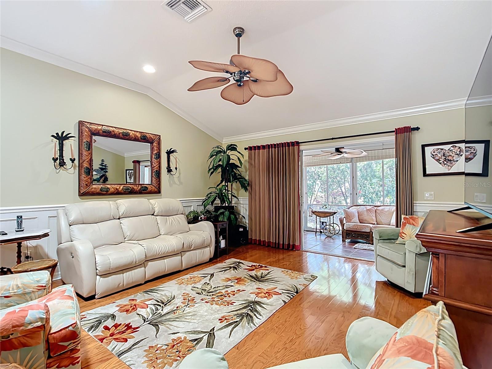 2124 WESTCHESTER WAY