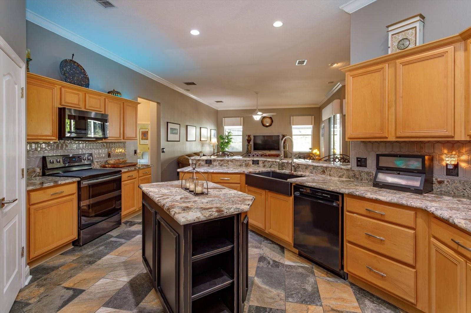 536 AVON GLADE PLACE