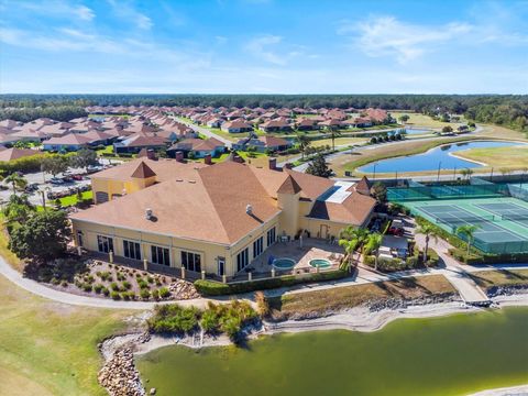 A home in LAKE WALES