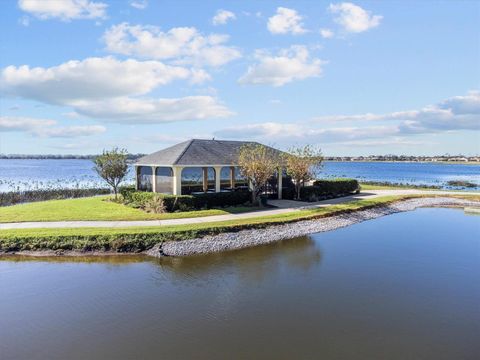 A home in LAKE WALES