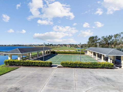 A home in LAKE WALES