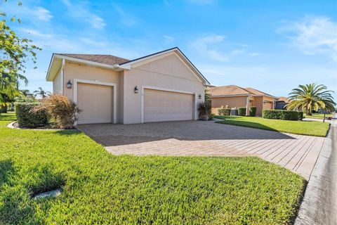 A home in LAKE WALES