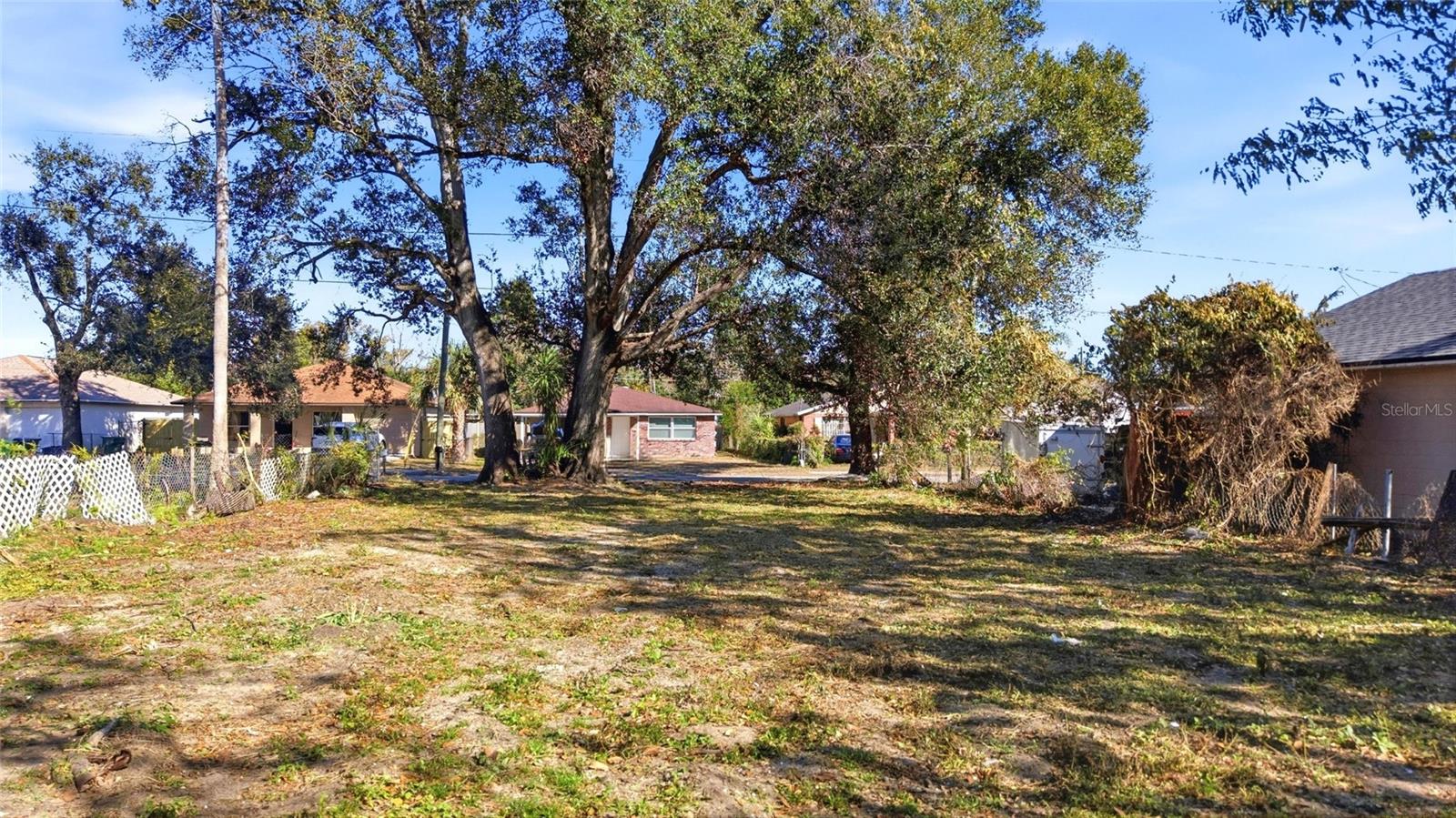 BELLMONT HEIGHTS - Land