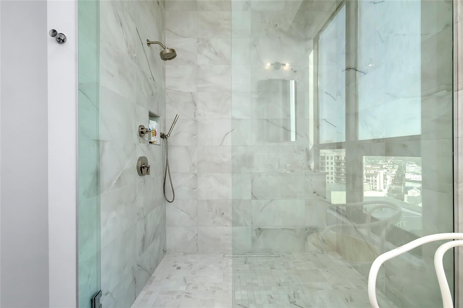 THE DEMARCAY - Residential