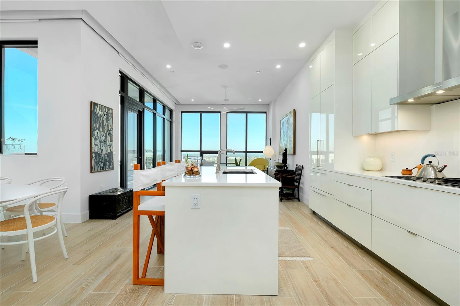 33 S PALM AVENUE 1602