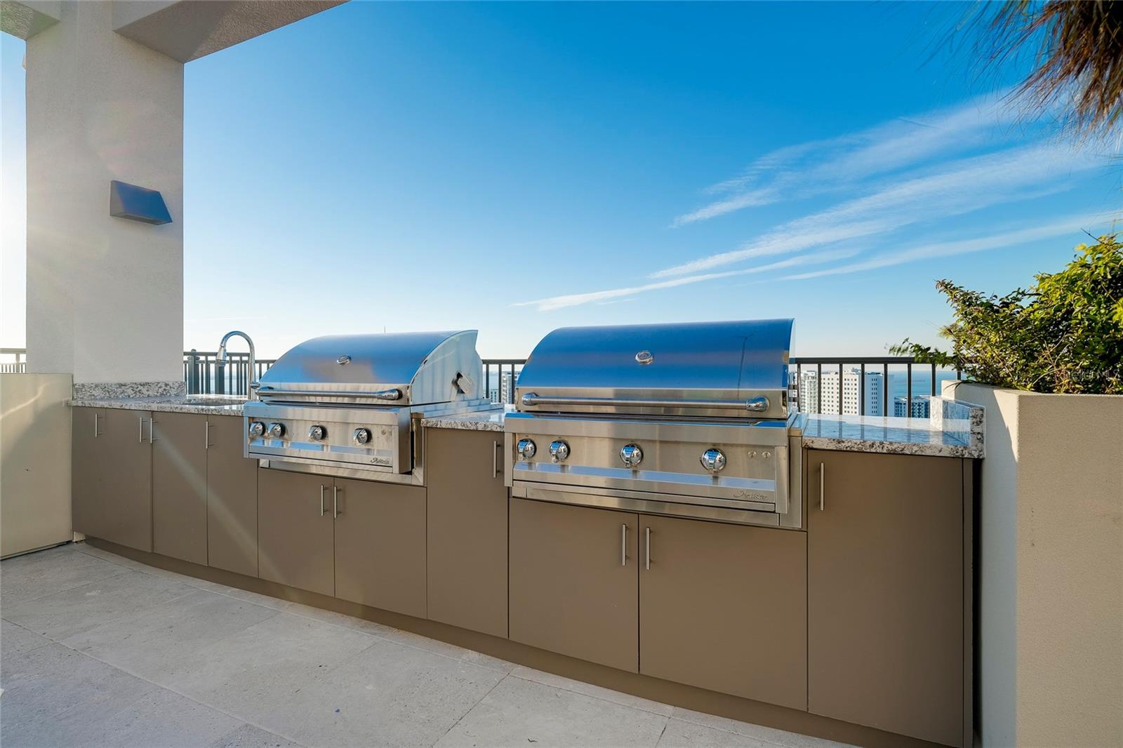 THE DEMARCAY - Residential