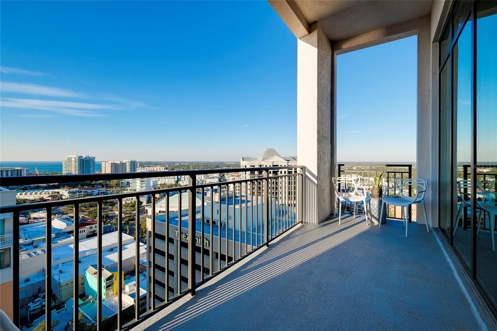 Photo of 33 S Palm Avenue #1602, Sarasota, FL 34236 (MLS # A4650292)