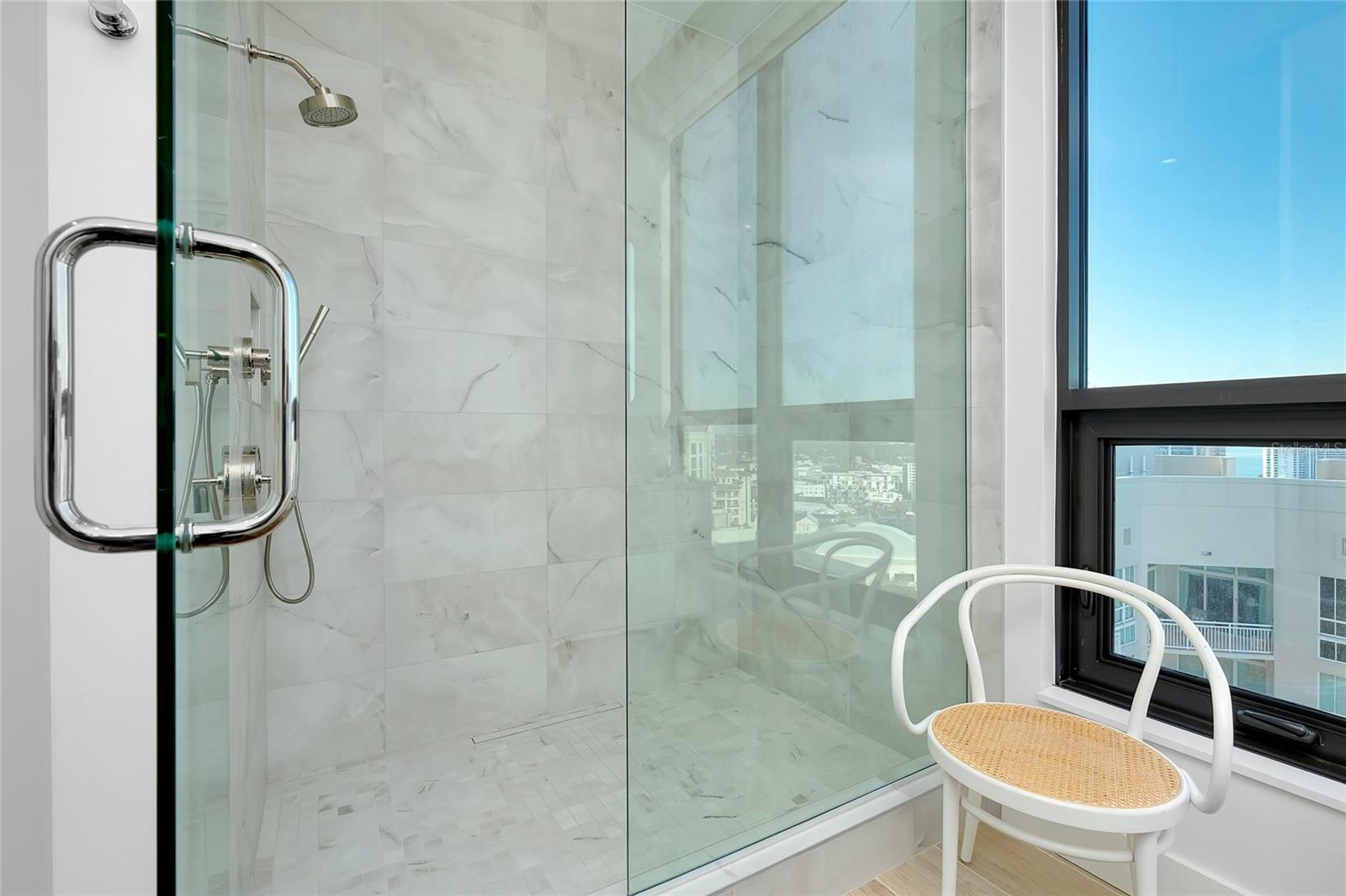 THE DEMARCAY - Residential