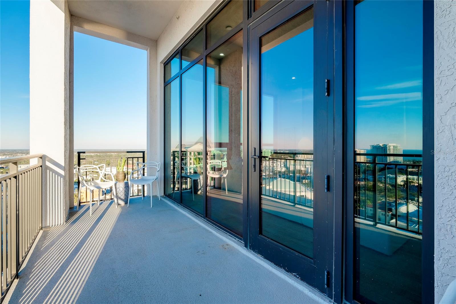 THE DEMARCAY - Residential