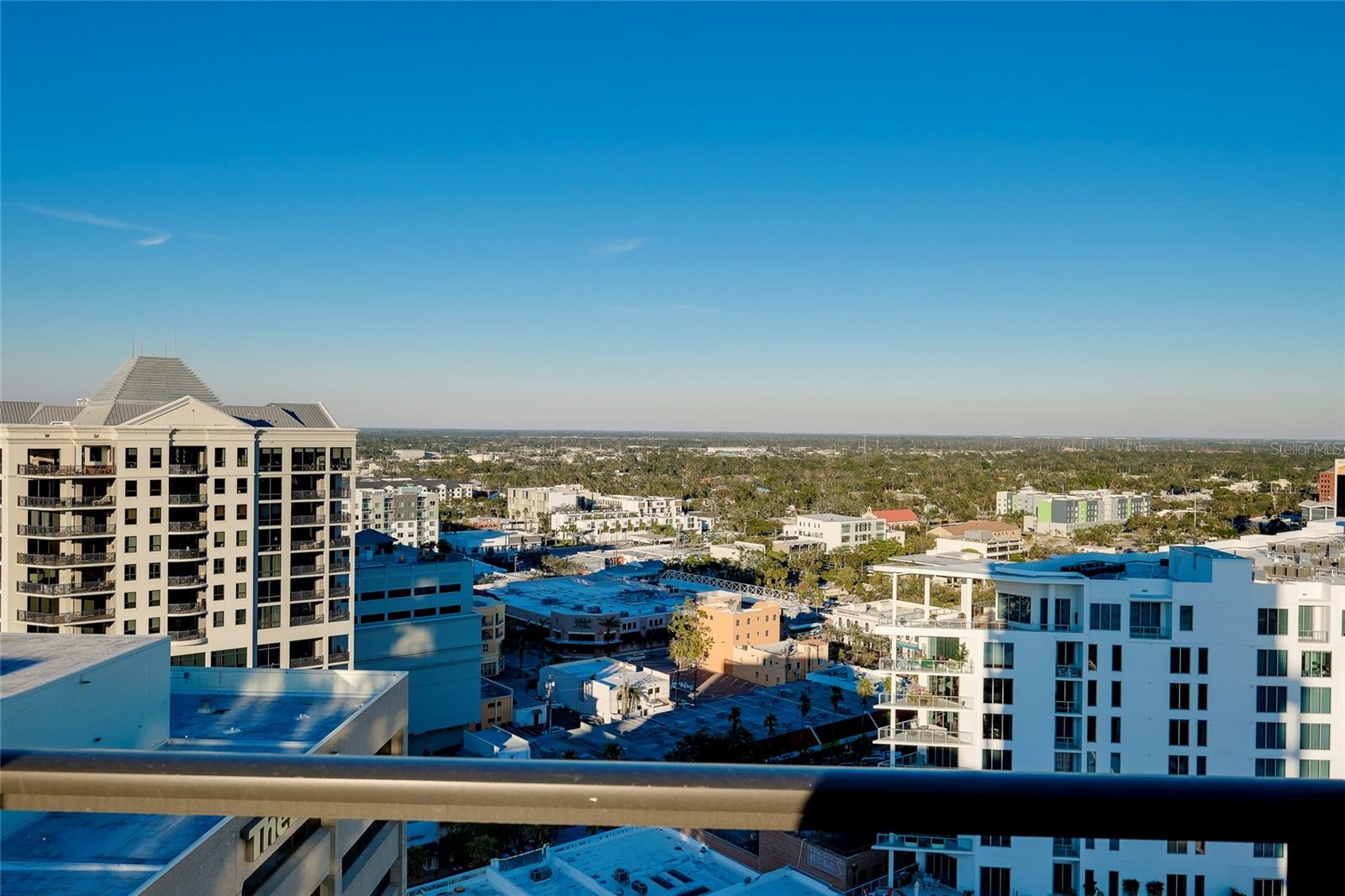 THE DEMARCAY - Residential