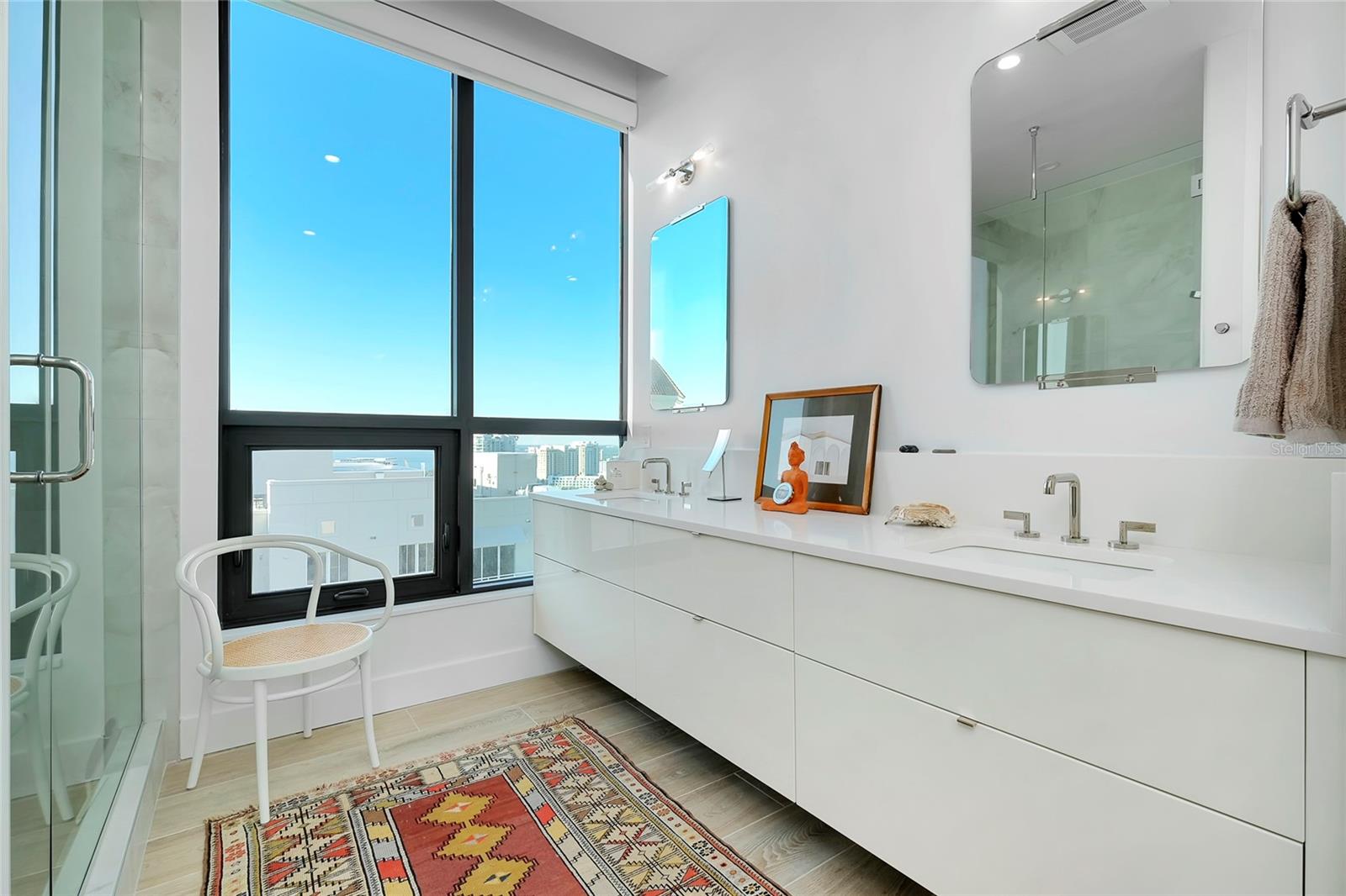 THE DEMARCAY - Residential