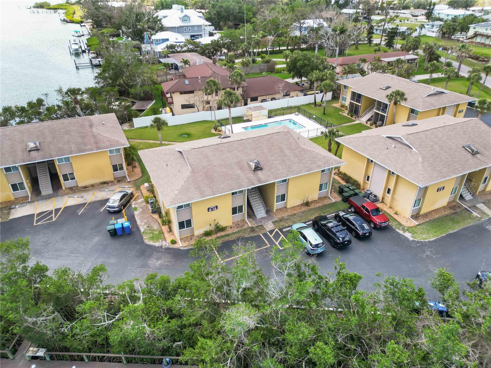 LYONS COVE - Residential