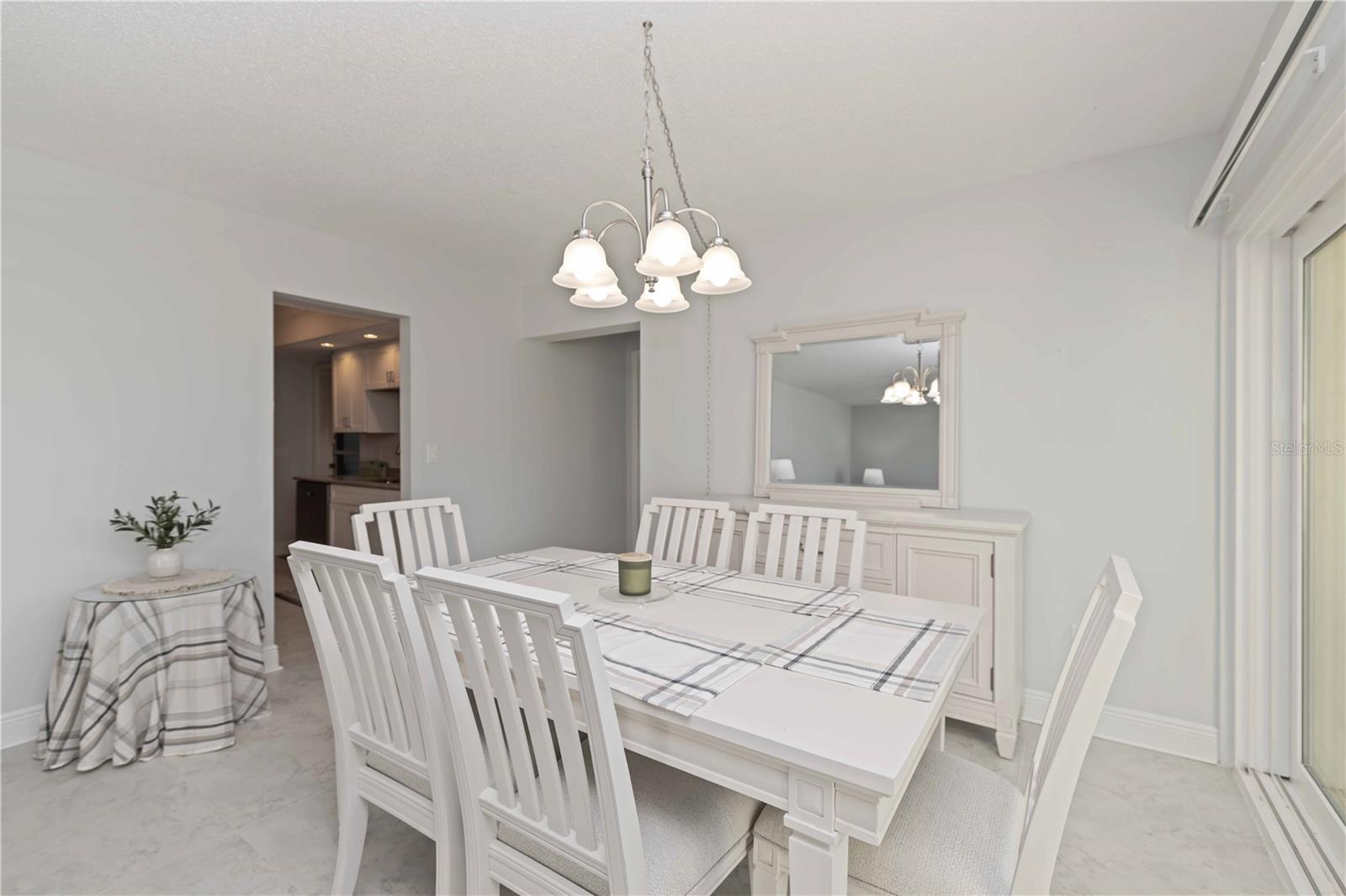 LYONS COVE - Residential