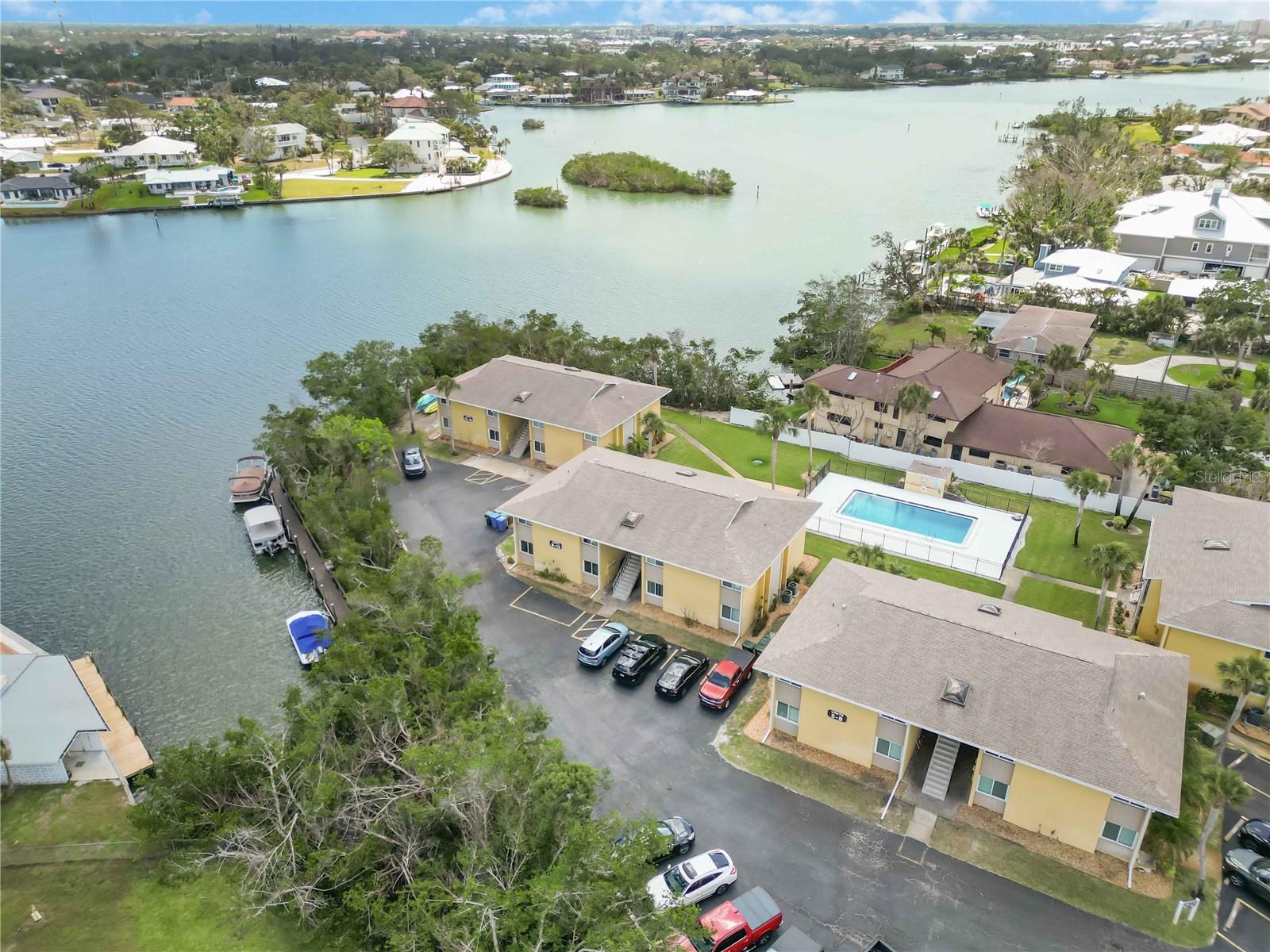 LYONS COVE - Residential