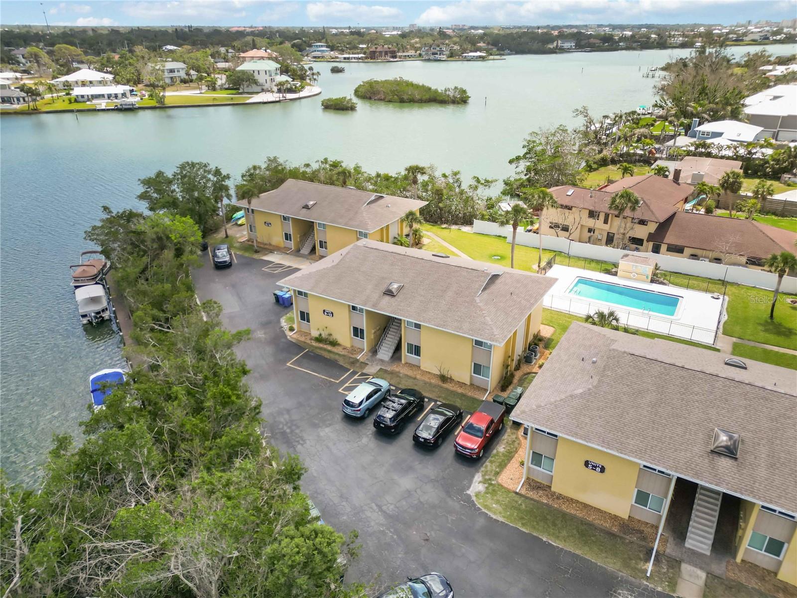 LYONS COVE - Residential