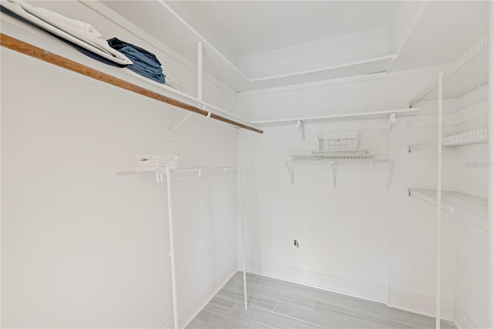 LYONS COVE - Residential