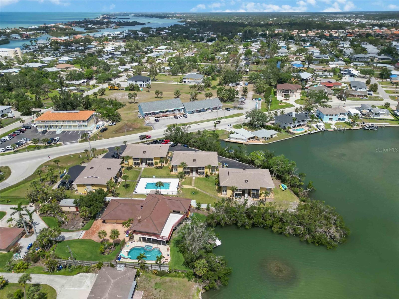 LYONS COVE - Residential