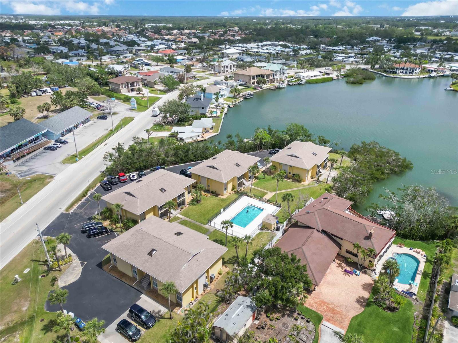 LYONS COVE - Residential