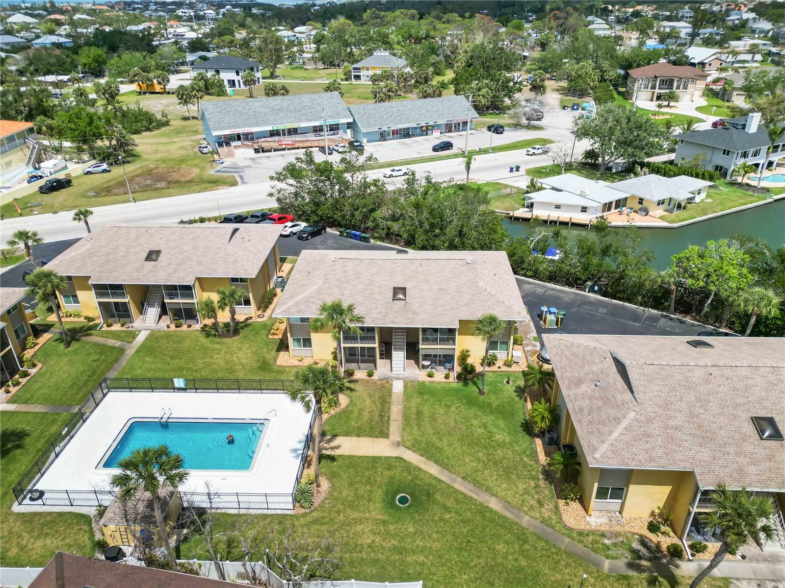 LYONS COVE - Residential