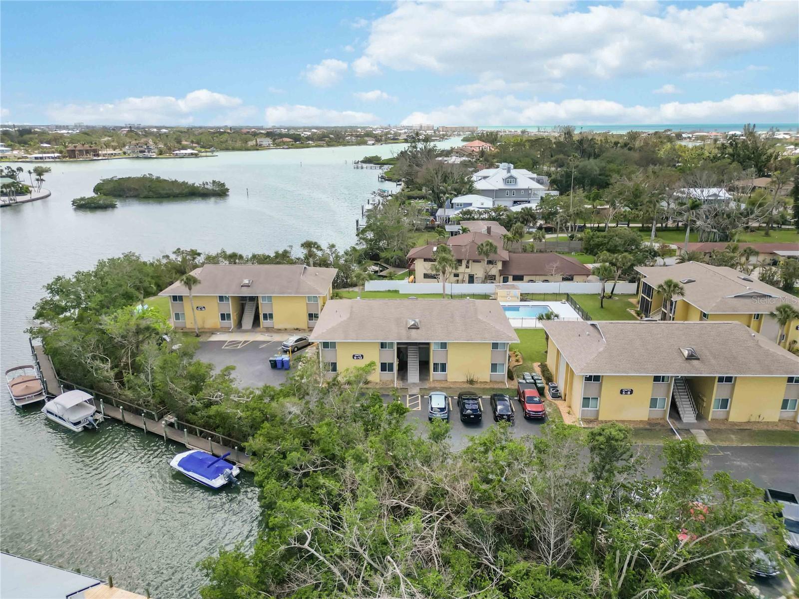 LYONS COVE - Residential