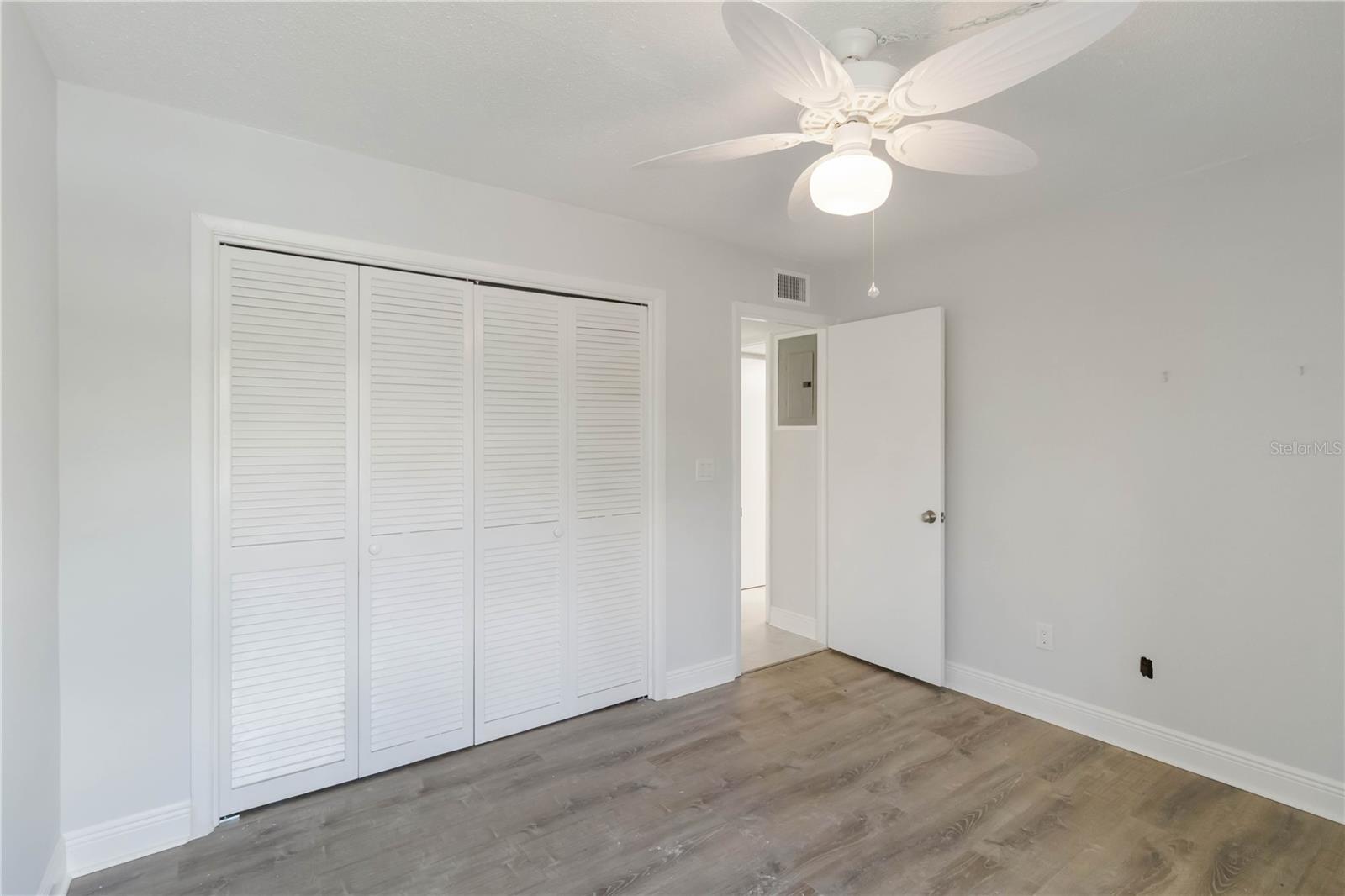 LYONS COVE - Residential