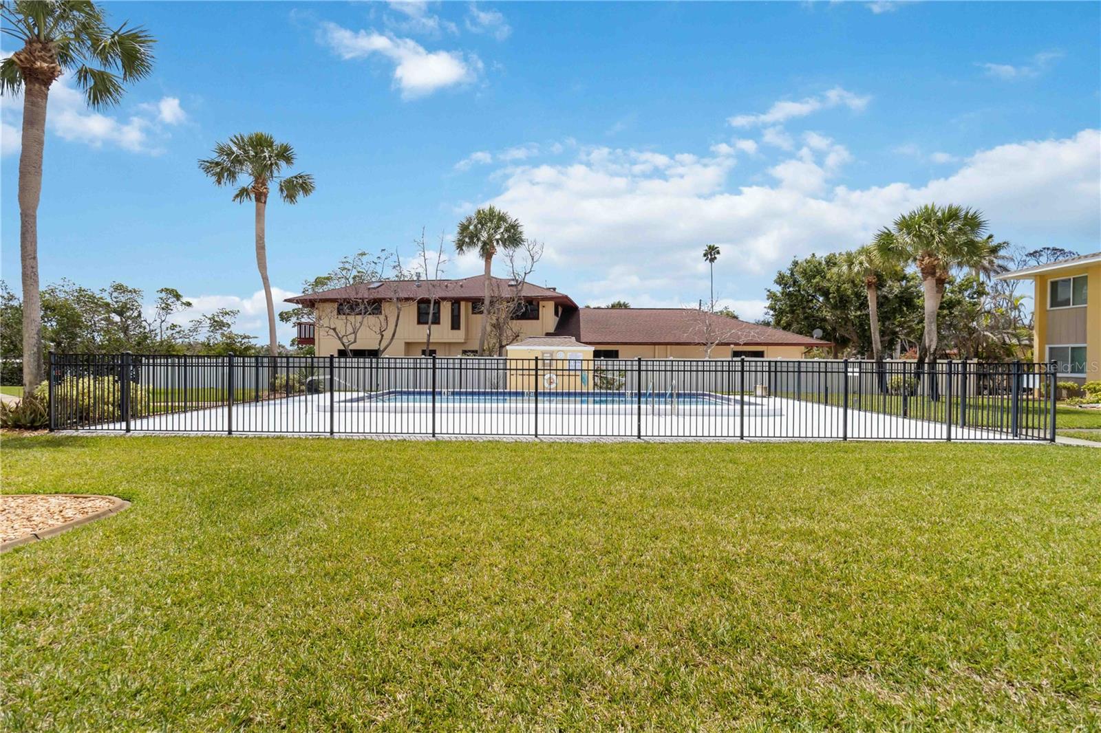 LYONS COVE - Residential