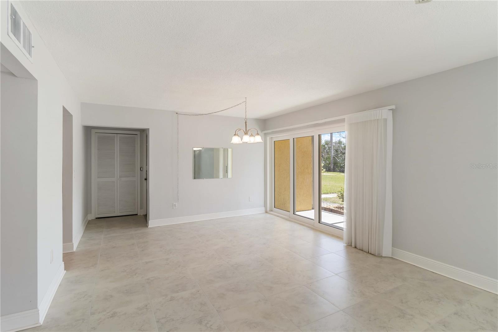 LYONS COVE - Residential