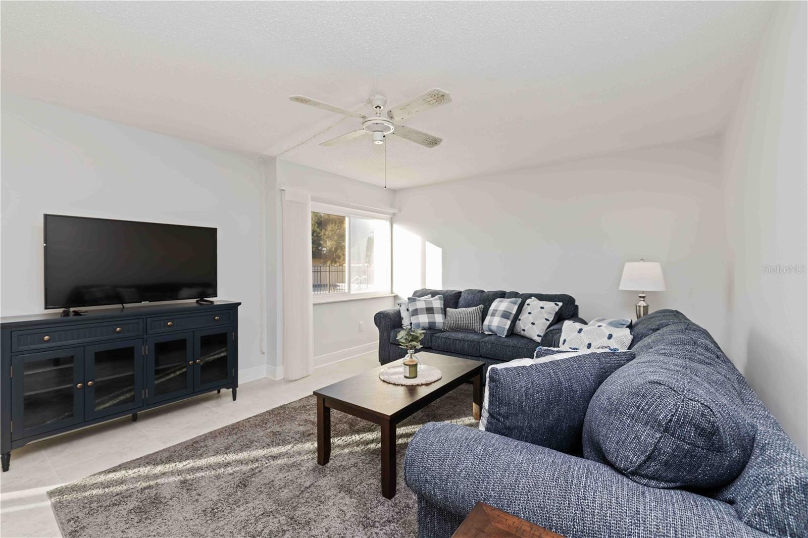 LYONS COVE - Residential