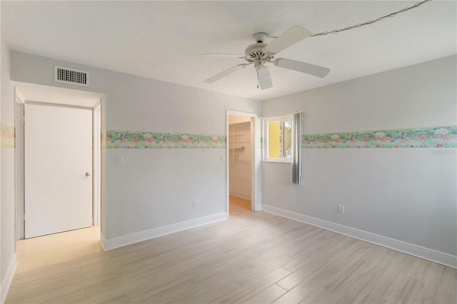 LYONS COVE - Residential