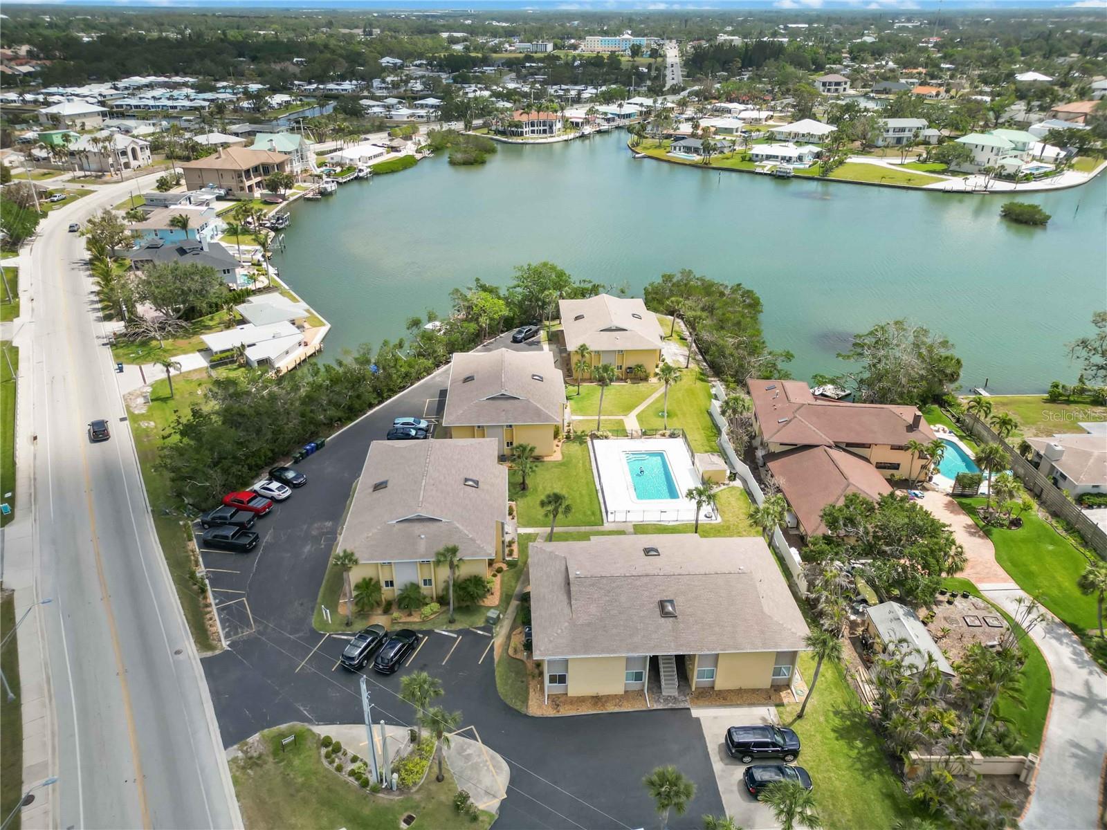 LYONS COVE - Residential