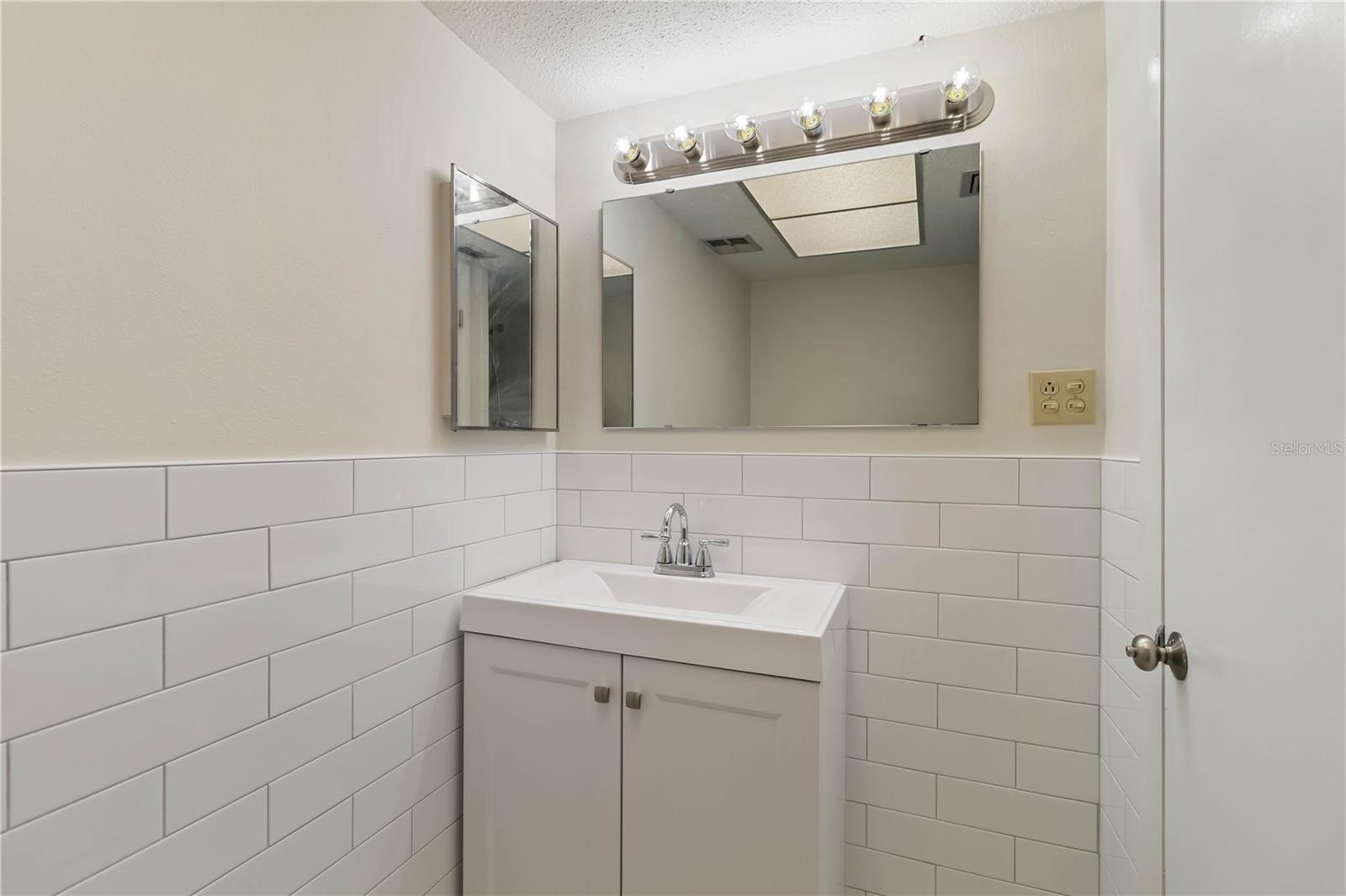 LYONS COVE - Residential