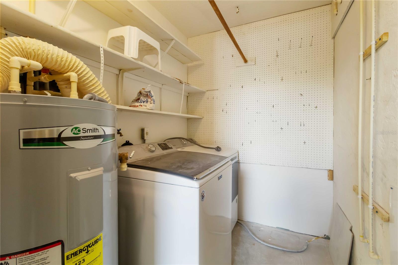 LYONS COVE - Residential