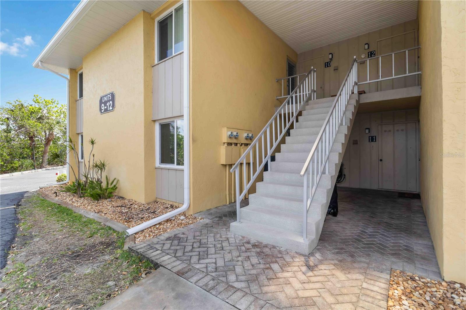 LYONS COVE - Residential