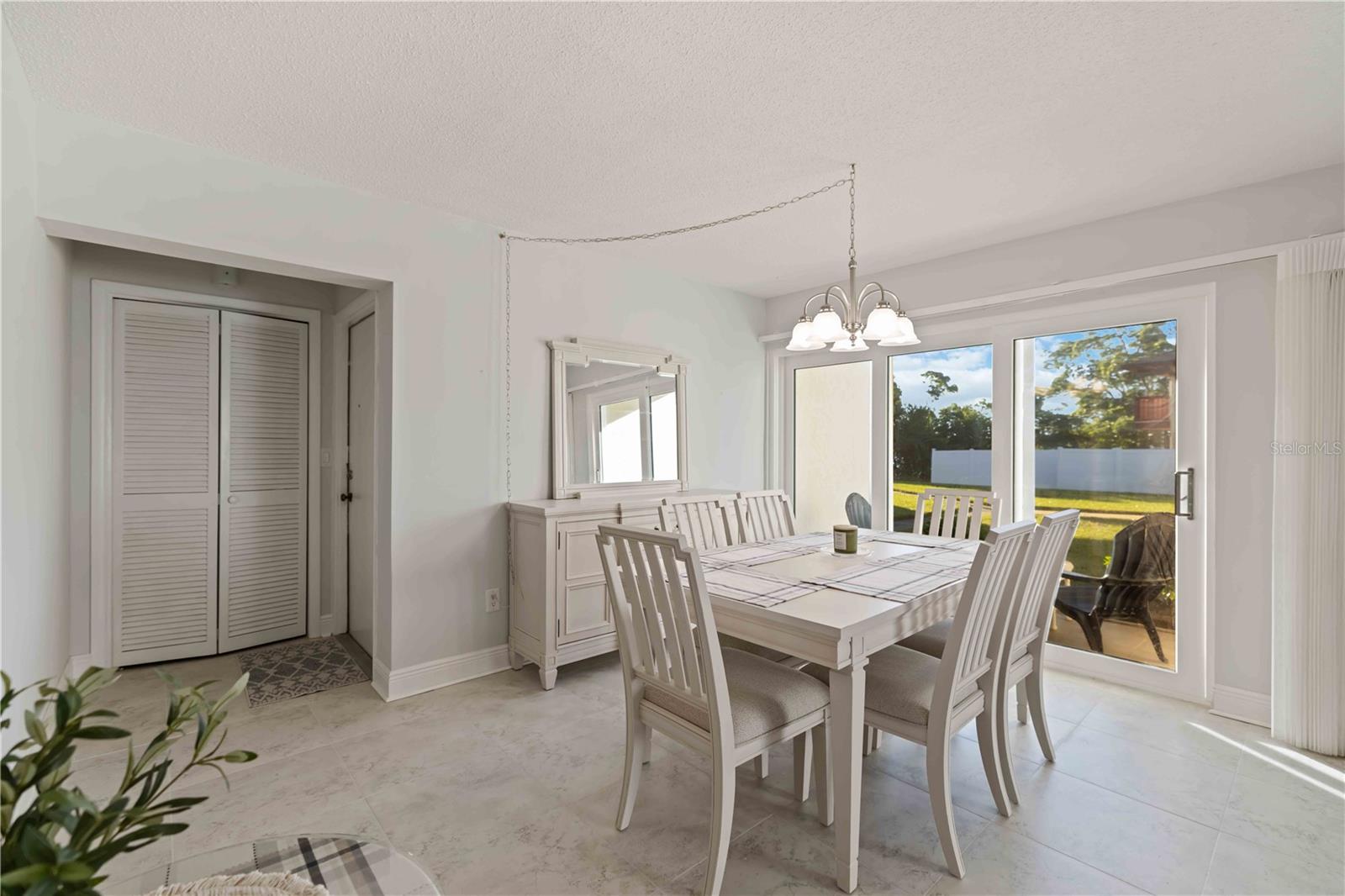 LYONS COVE - Residential