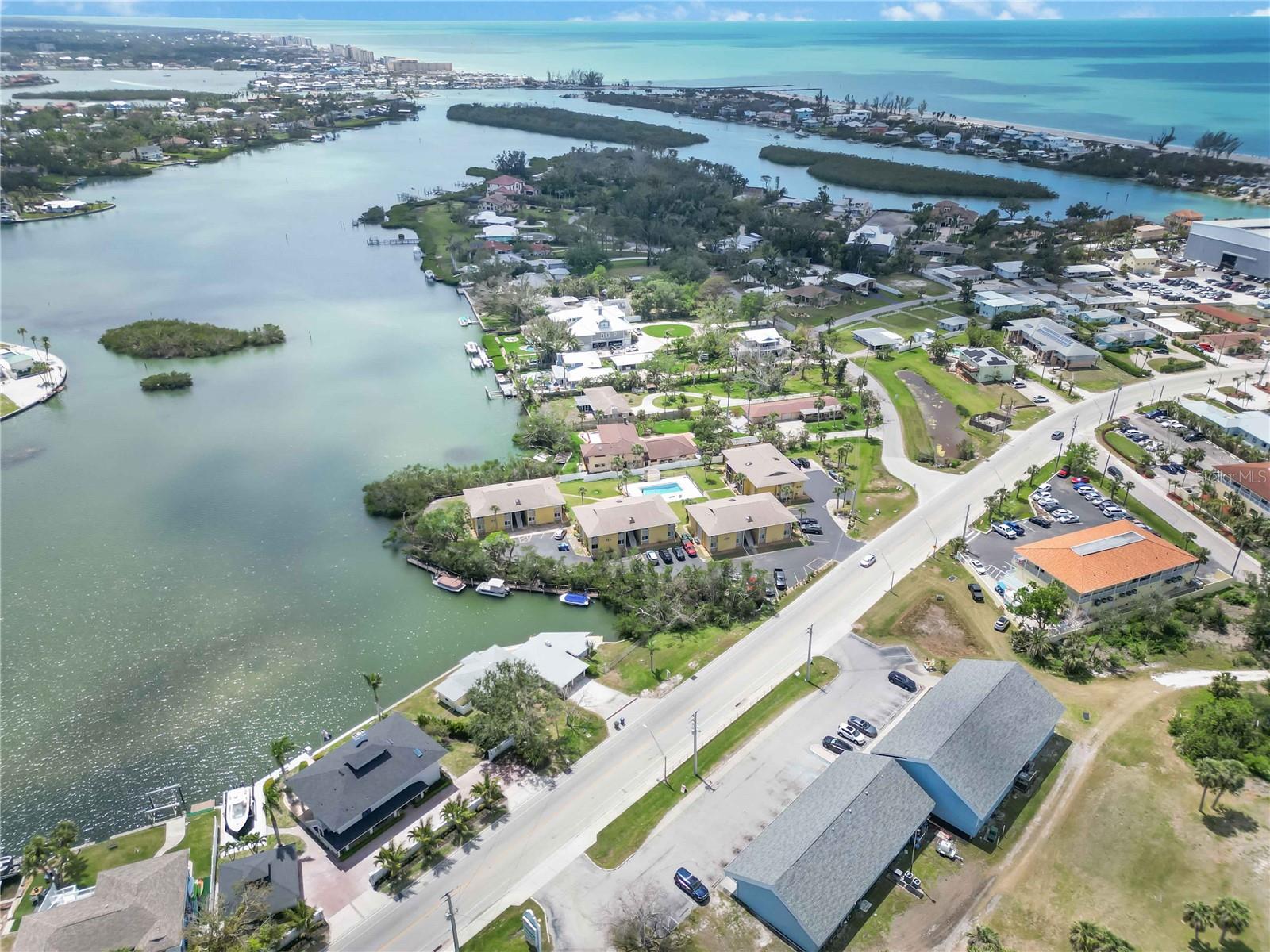 LYONS COVE - Residential