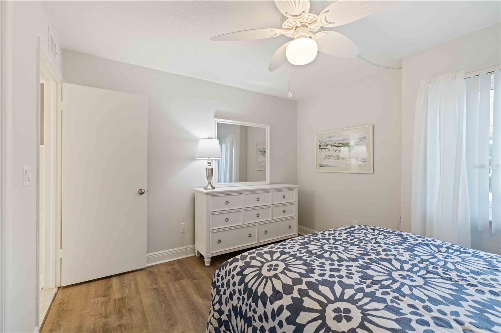 LYONS COVE - Residential