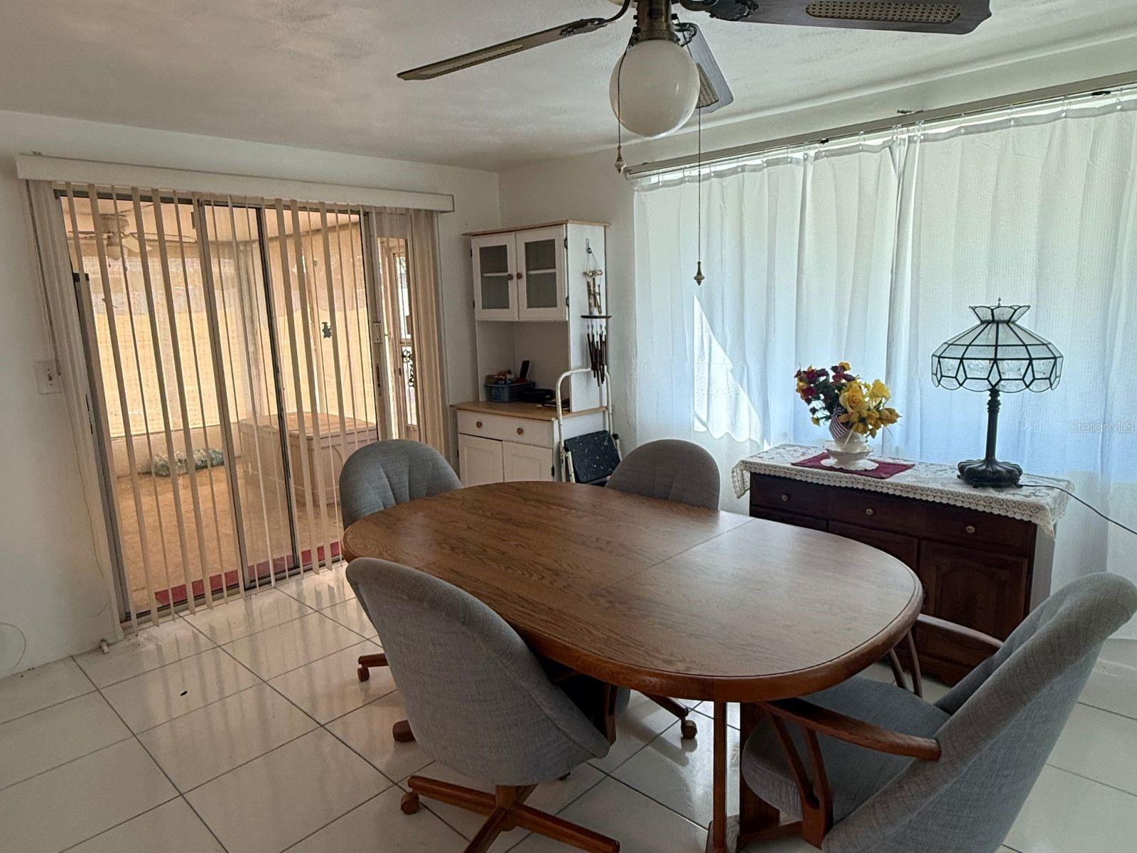 COLONIAL HILLS - Residential