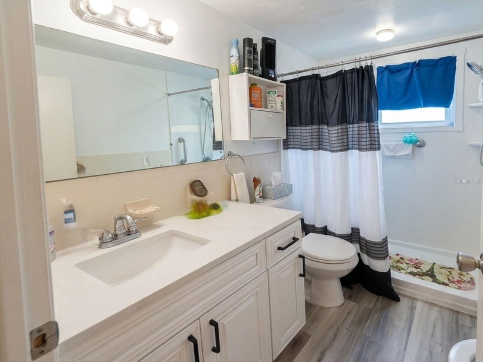 COLONIAL HILLS - Residential