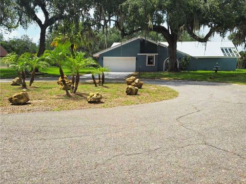 Photo of 4508 Fire Court, Labelle, FL 33935 (MLS # S5131847) Photo of 4508 Fire Court, Labelle, FL 33935 (MLS # S5131847)