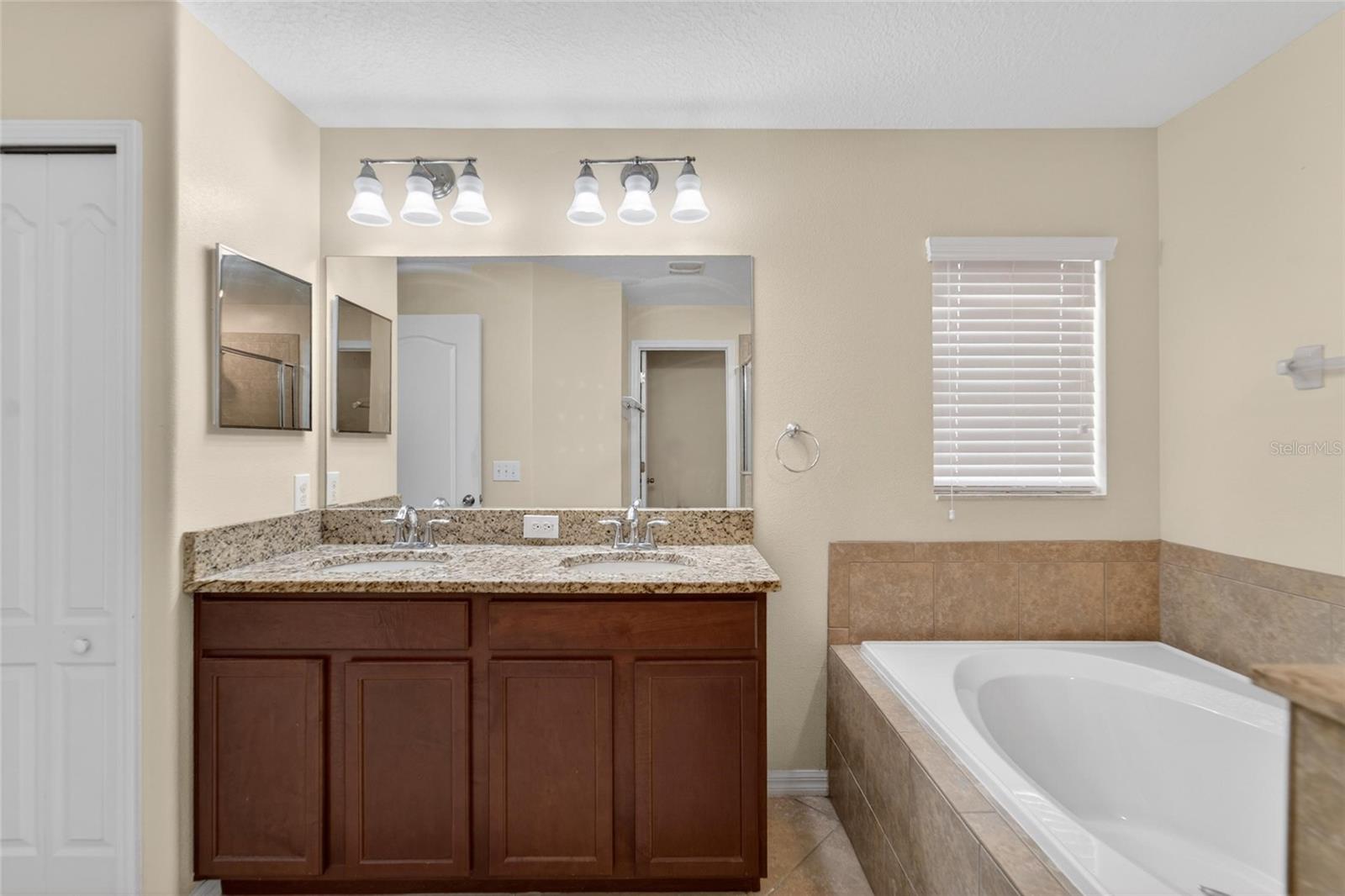 TRIPLE CREEK - Residential