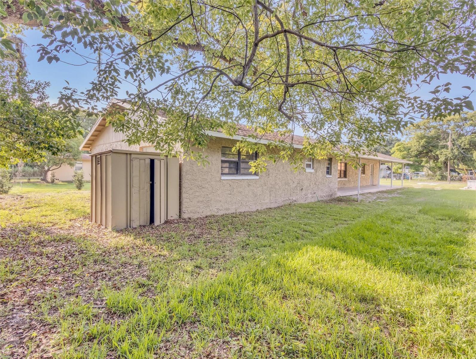 Photo 9 of 43 of 2101 WARRENS AVENUE house