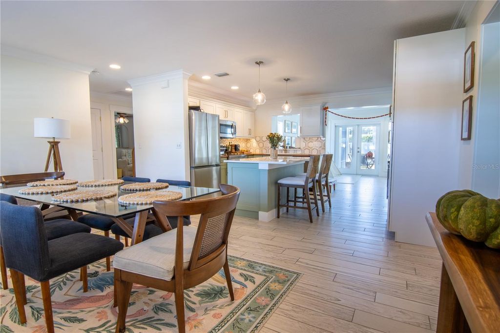 Photo of 600 43rd Avenue NE, St Petersburg, FL 33703 (MLS # TB8438903)