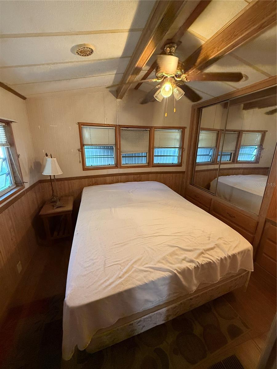 HOLIDAY TRAVEL PARK ENGLEWOOD - Residential