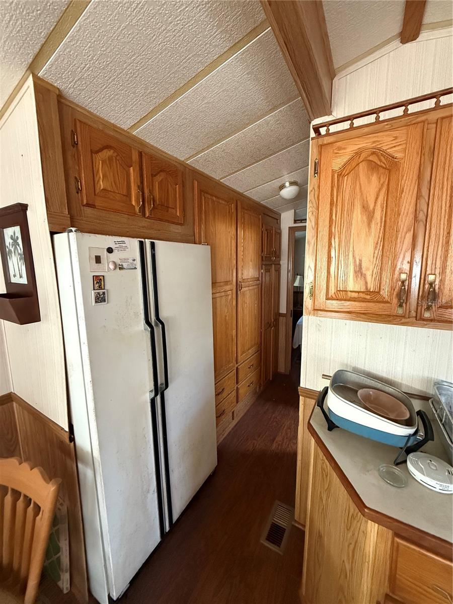 HOLIDAY TRAVEL PARK ENGLEWOOD - Residential