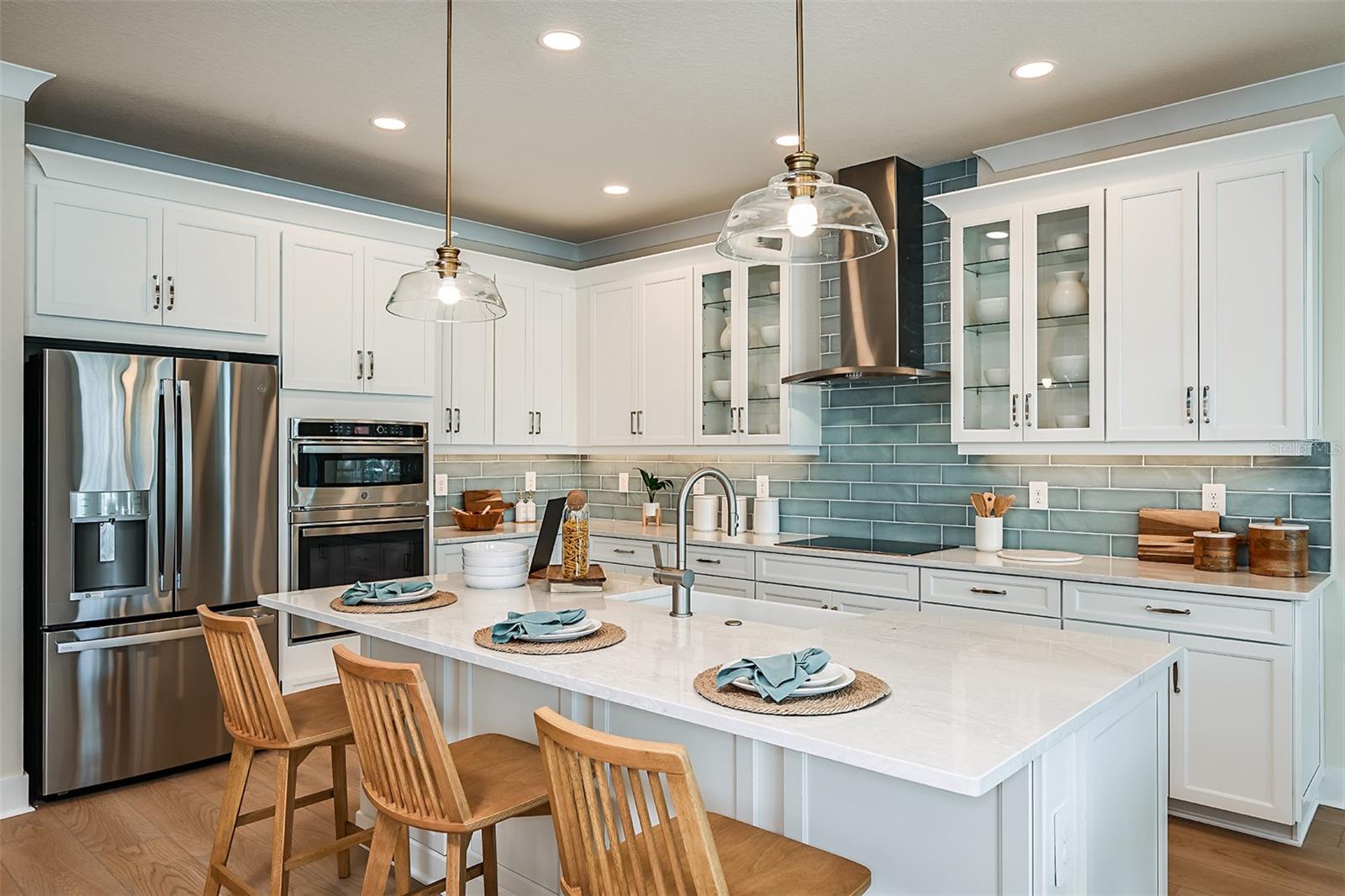 1504 LUGANO CIRCLE