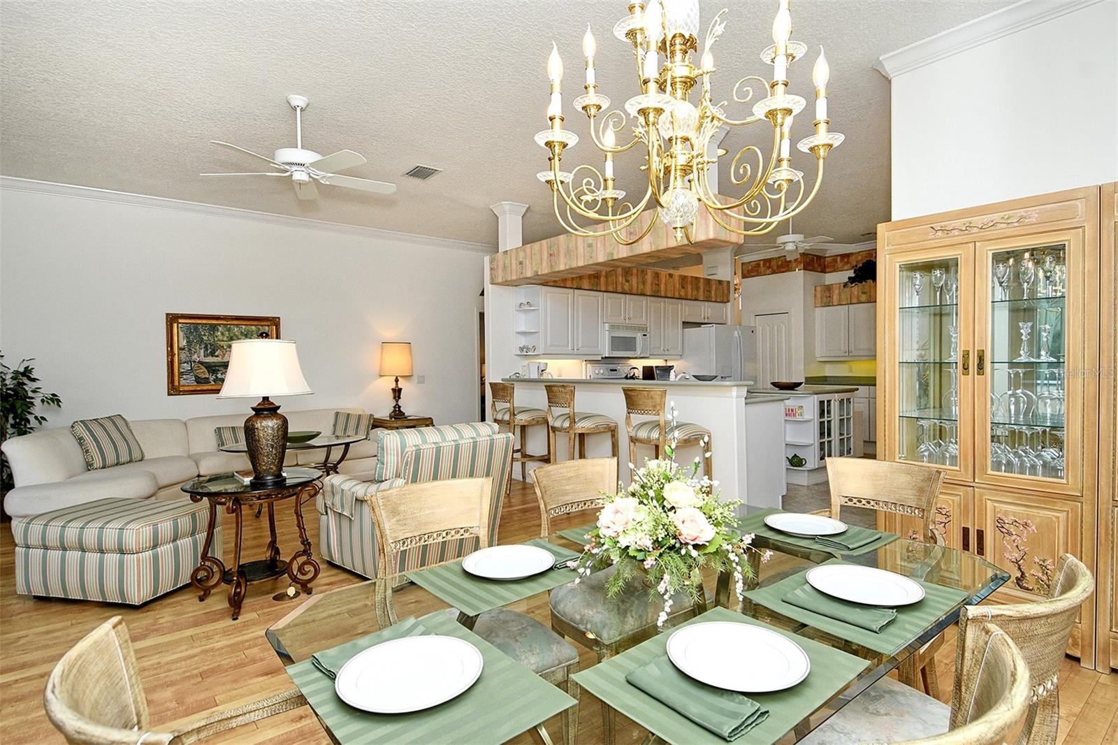 HERITAGE OAKS GOLF & COUNTRY CLUB - Residential