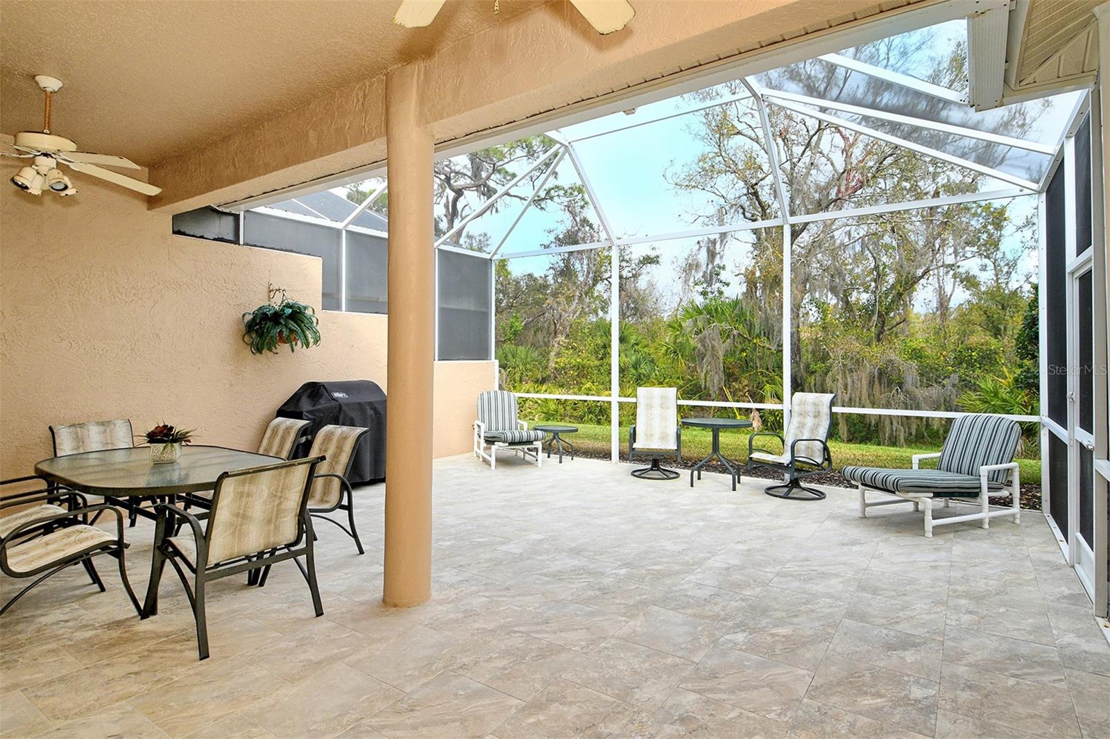 HERITAGE OAKS GOLF & COUNTRY CLUB - Residential