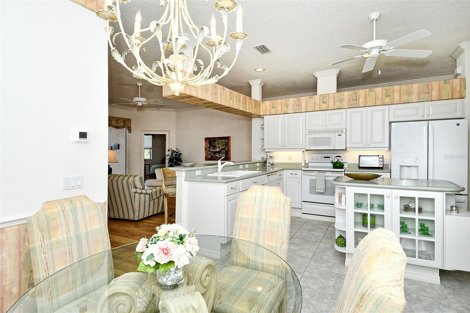 HERITAGE OAKS GOLF & COUNTRY CLUB - Residential