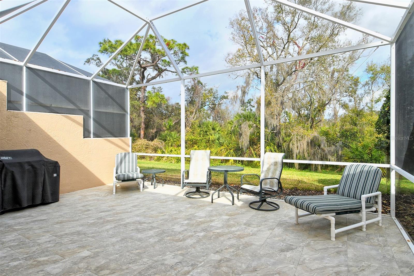 HERITAGE OAKS GOLF & COUNTRY CLUB - Residential